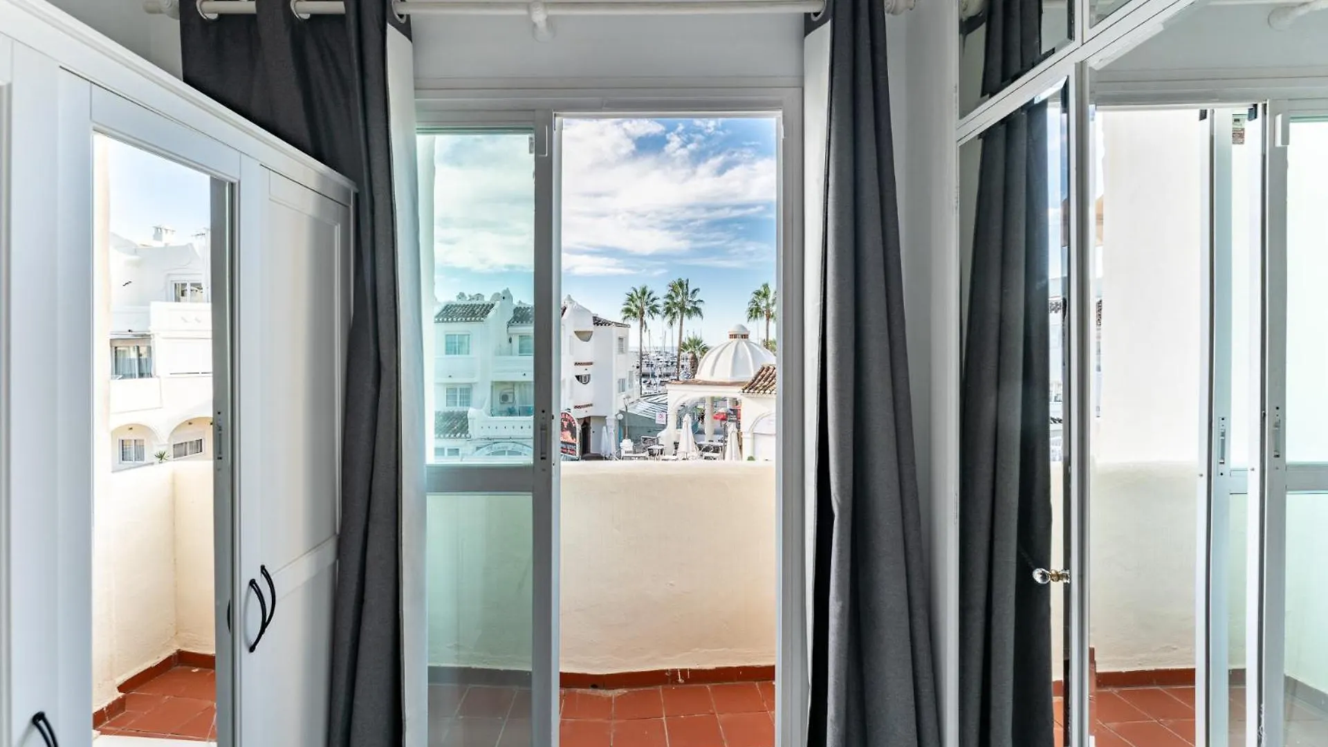 Malagasuite Puerto Marina Benalmadena Apartment